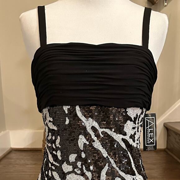 Alex Evenings Petite Black and White Sequined Party / Cocktail Dress Size 4 P - Picture 2 of 10